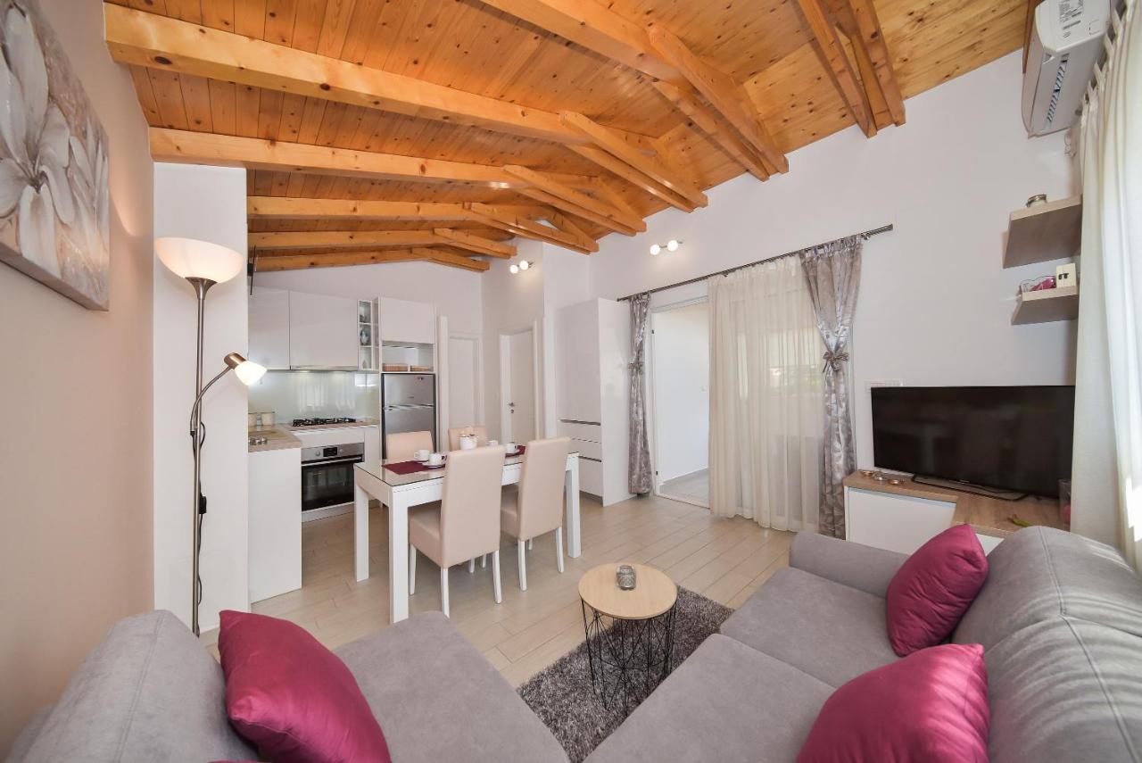 Apartment Irena Posedarje Exterior photo